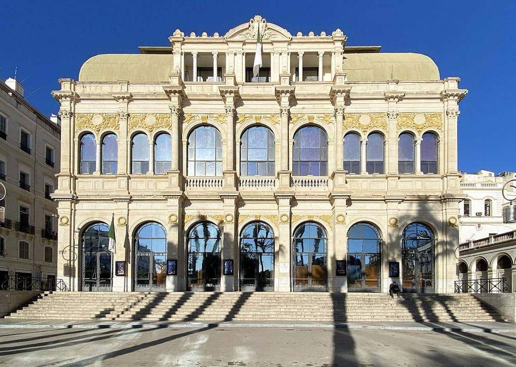 Square Port-Saïd, Alger Centre — Marché parallèle des devises